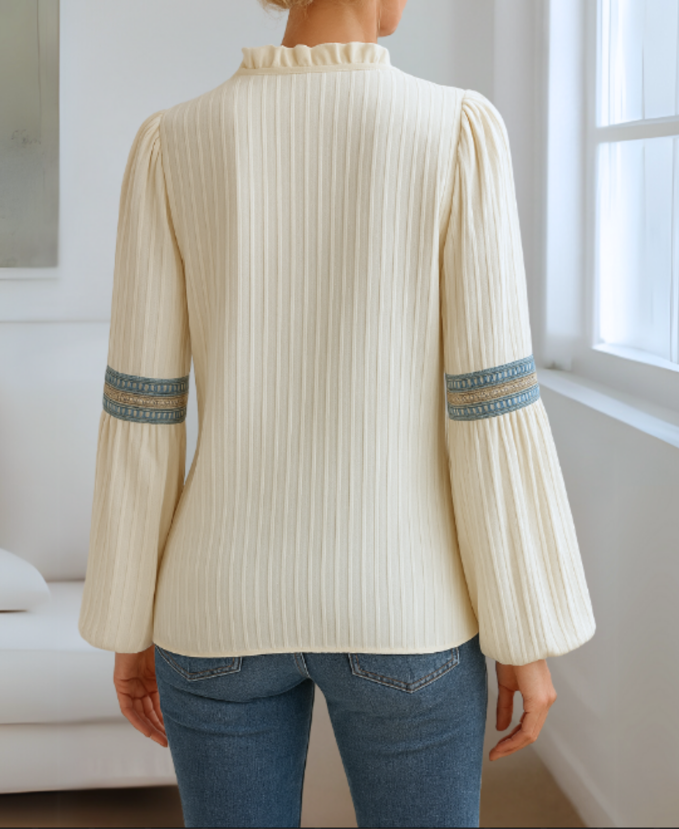 GRETA™ - Vintageblus med V-ringning