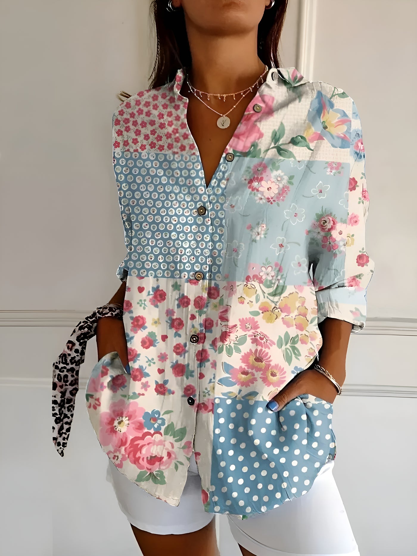 LINNEA™ - Elegant blommig blus