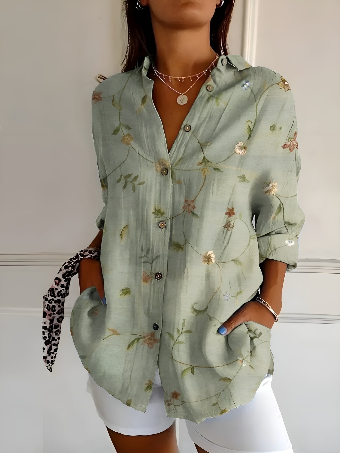 LINNEA™ - Elegant blommig blus