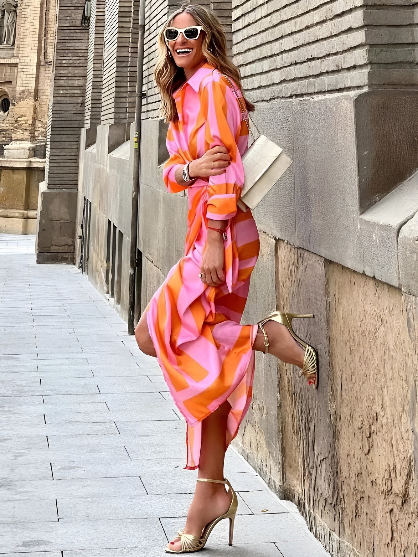 ULLA™ - Elegant midiklänning med tryck